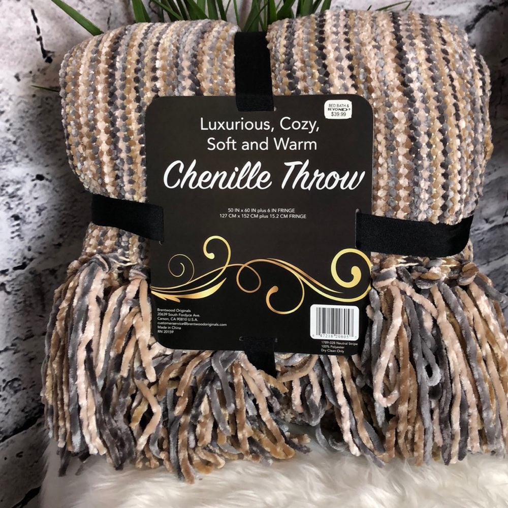 Chenille Throw. - Picture 2 of 5